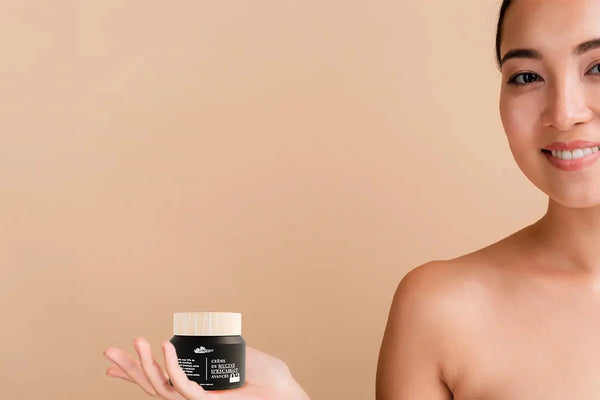 Présentation d'une crème hydratante pour les peau sensible à base de bave d'escargot